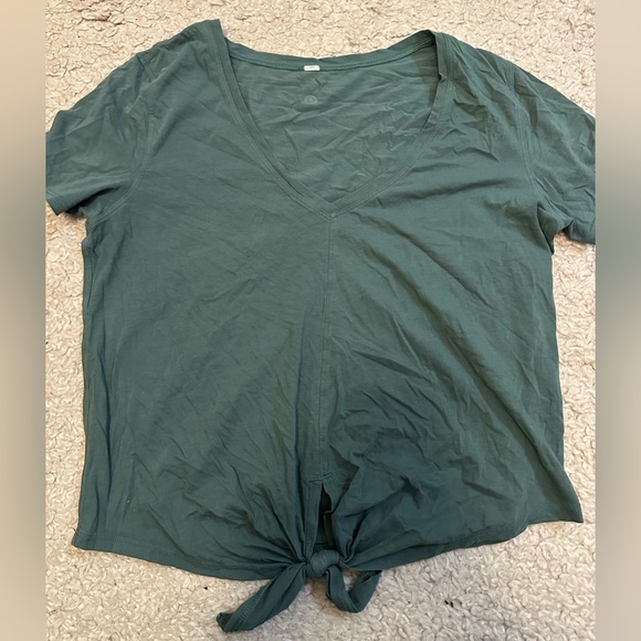 Lululemon dark green tie v neck size 4 - Picture 2 of 4